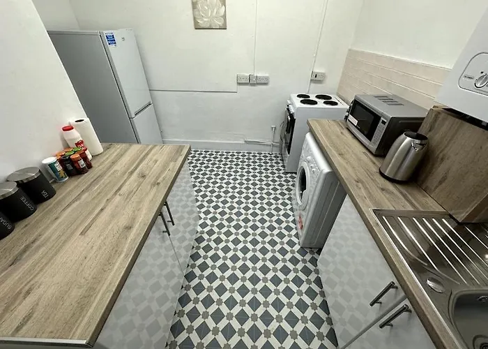 Incredible 2 Bedroom On Tower Bridge